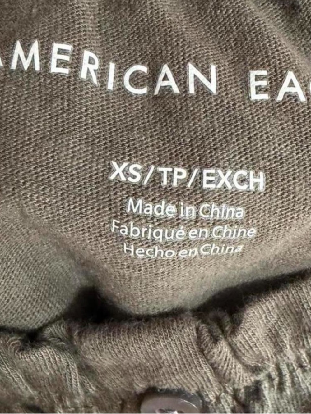 American Eagle Outfitters Olive Green Button-Front Puff Sleeve Crop Top - Picture 3 of 3